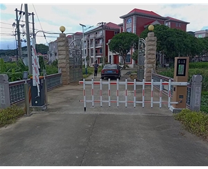 章丘停车场道闸全套设备